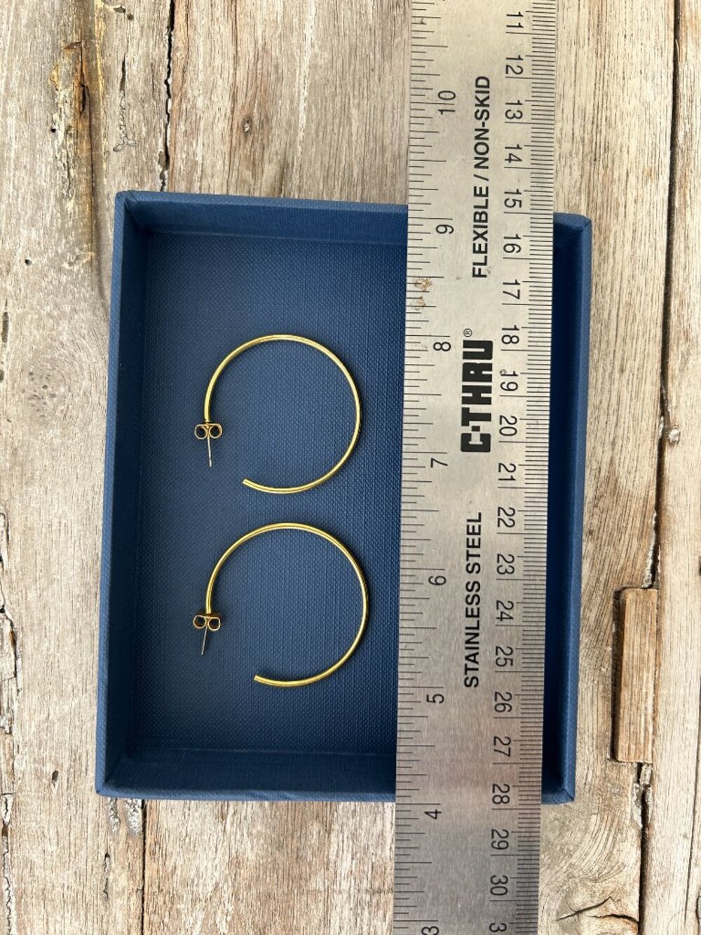 Madewell Hoop Earrings - Picture 4 of 4